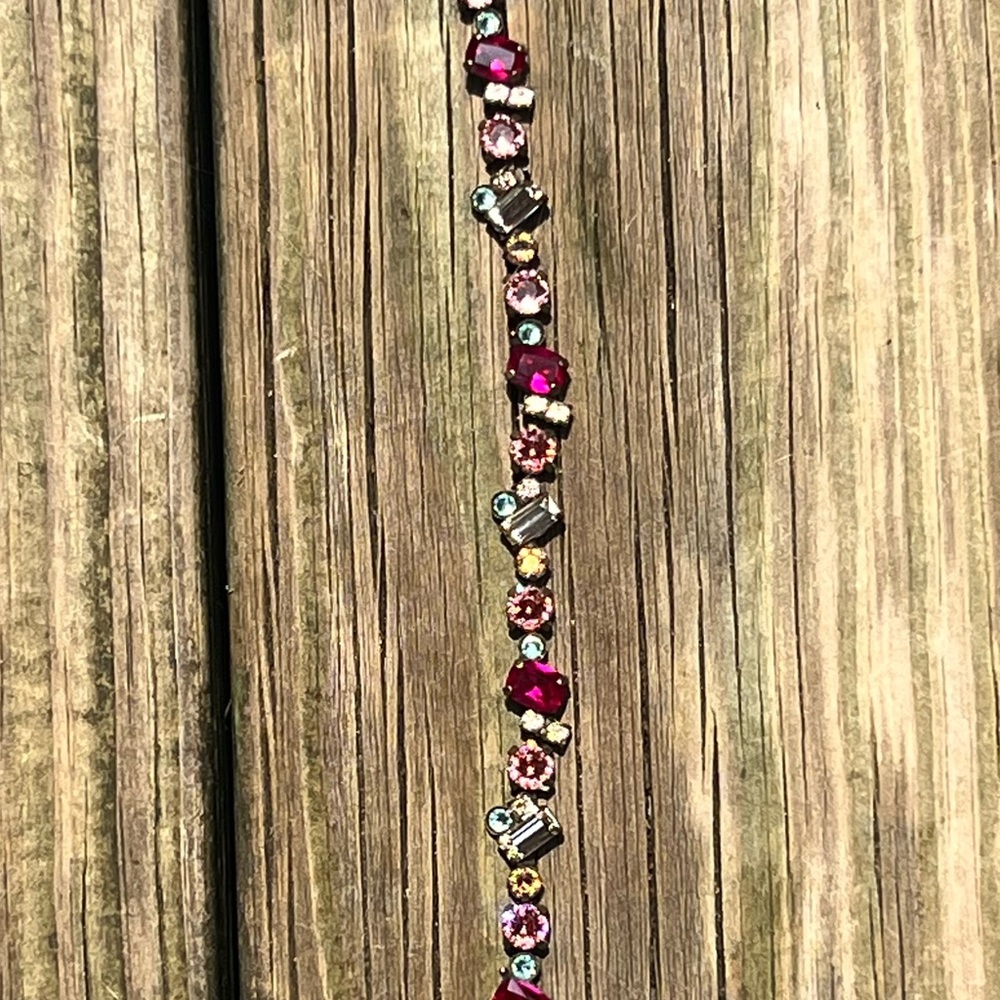 Multi colored Sorrelli bracelet.
